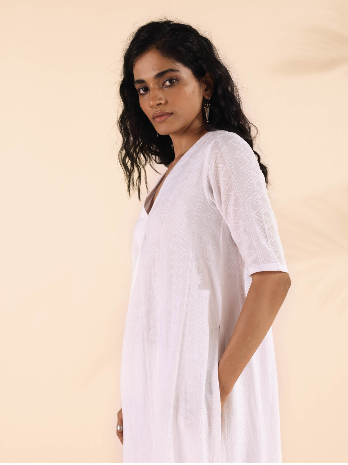 trueBrowns White Cotton Dobby V-Neck Kurta Pant Set | Grocsy