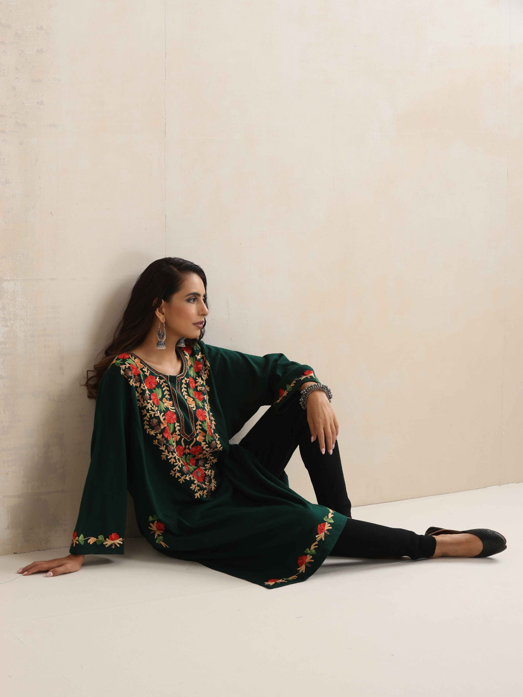 trueBrowns Green Kashmiri Floral Embroidered Woollen Phiran Kurta | Grocsy