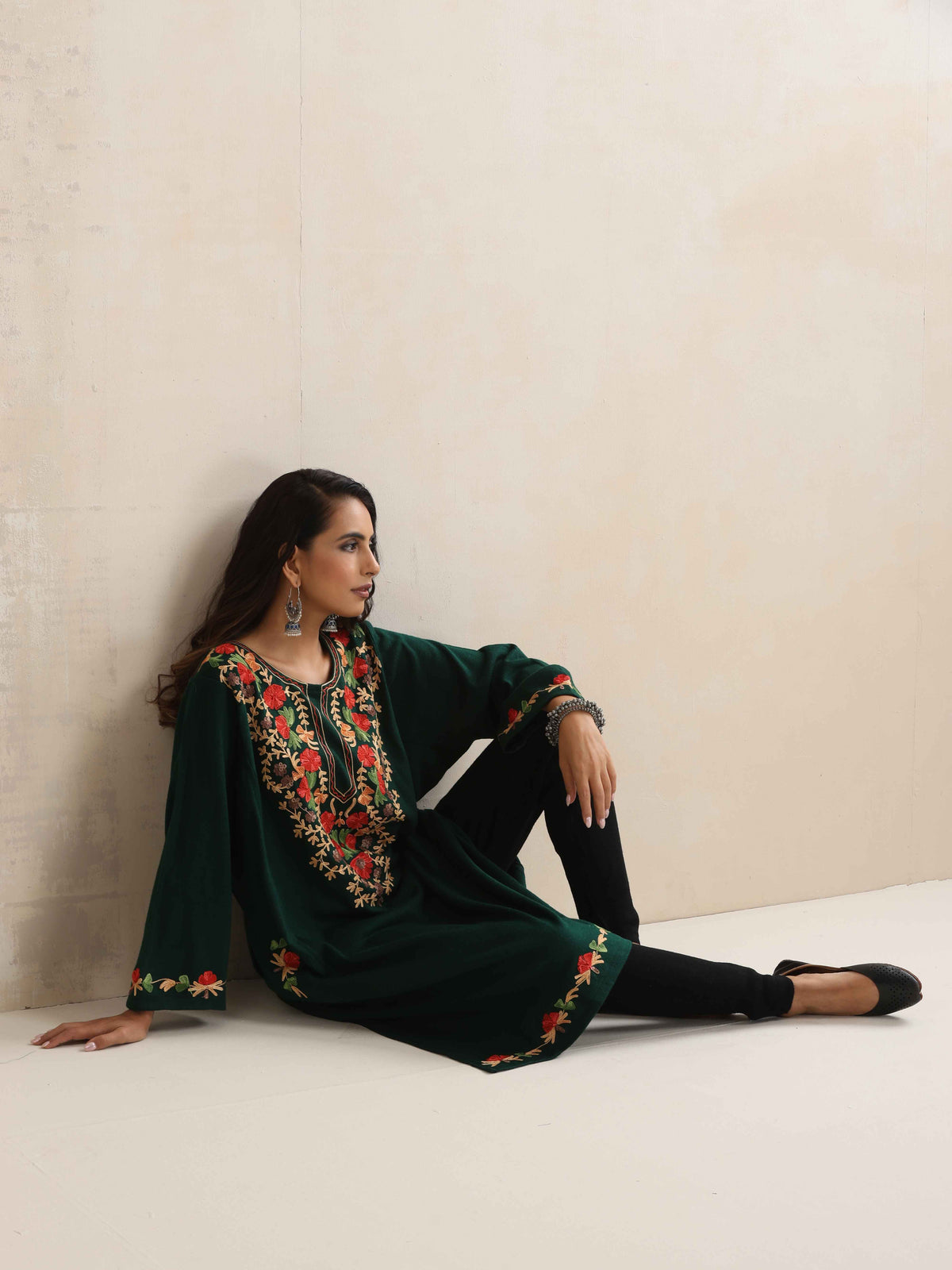 trueBrowns Green Kashmiri Floral Embroidered Woollen Phiran Kurta | Grocsy