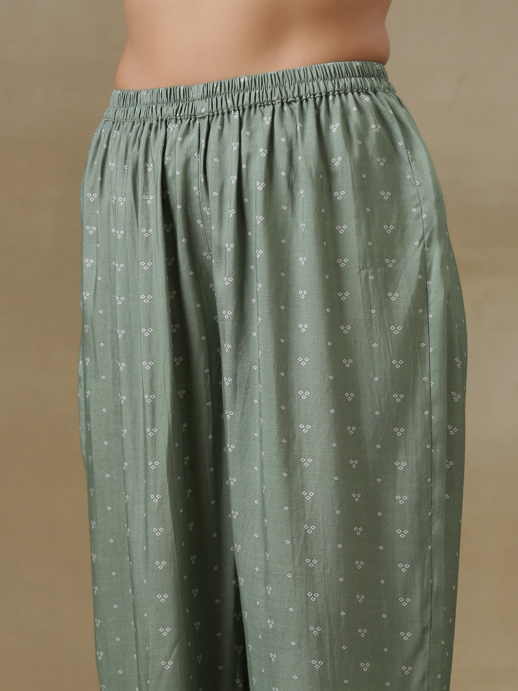 trueBrowns Light Green Bandhani Printed Silk Yoke Kurta Pant Set | Grocsy