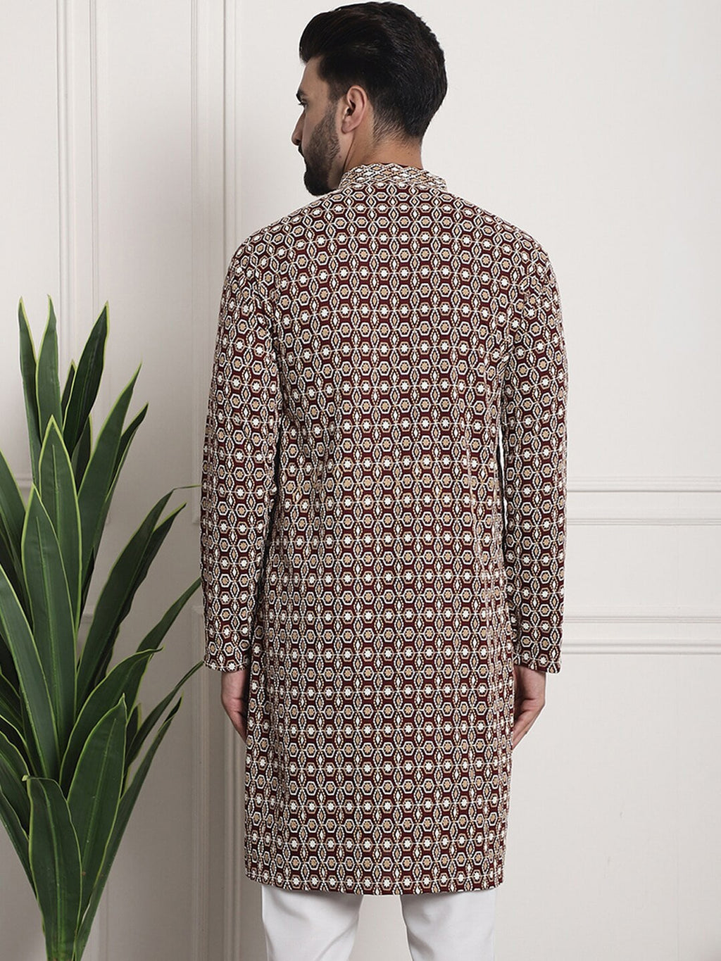 Sojanya Geometric Embroidered Mandarin Collar Kurta | Grocsy