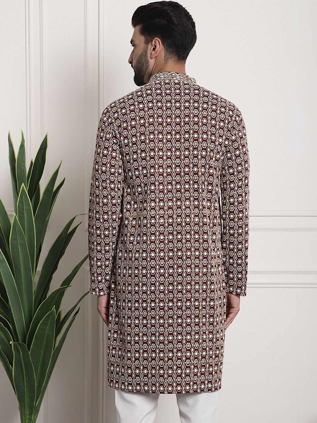 Sojanya Geometric Embroidered Mandarin Collar Kurta | Grocsy