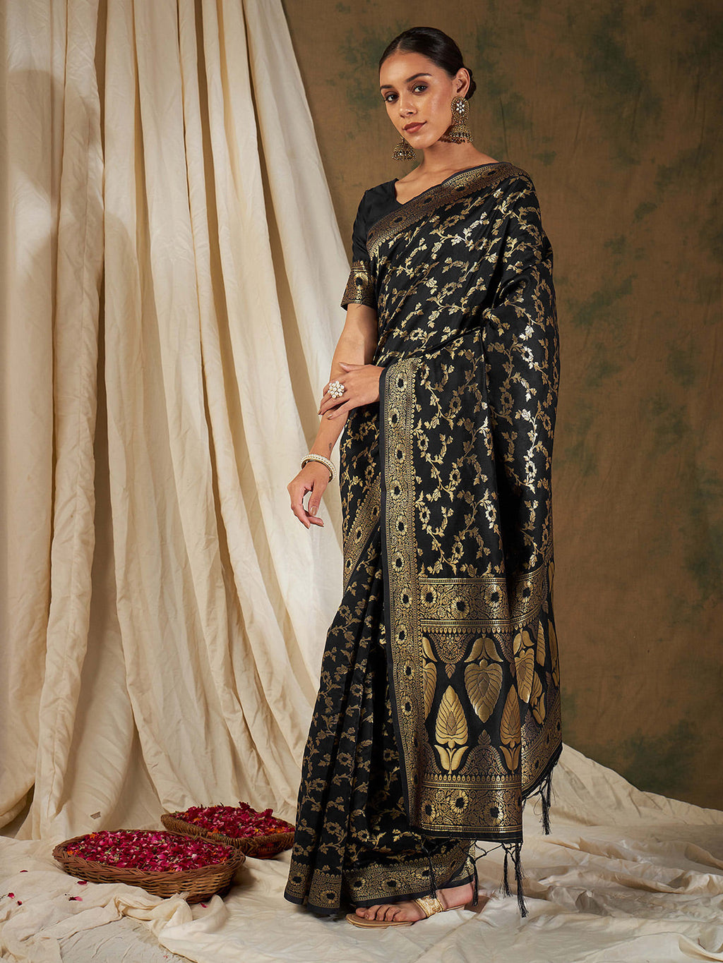Sangria Woven Design Zari Kanjeevaram Saree | Grocsy