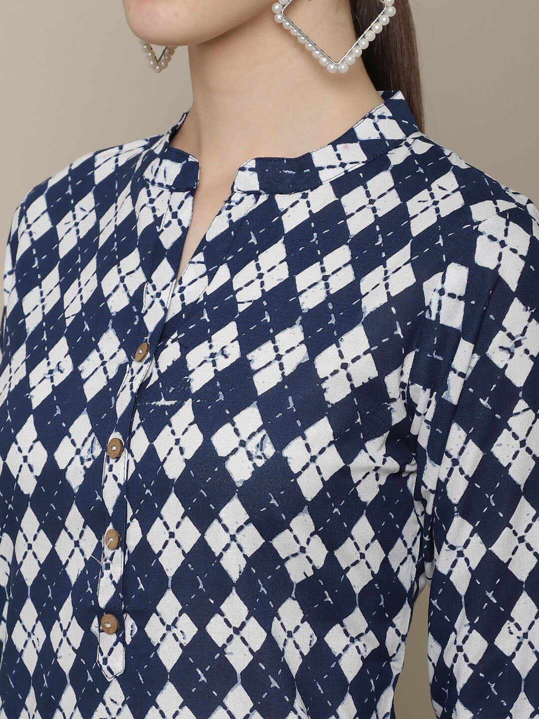 Sangria Women Navy Blue & White Geometric Printed Kurta | Grocsy