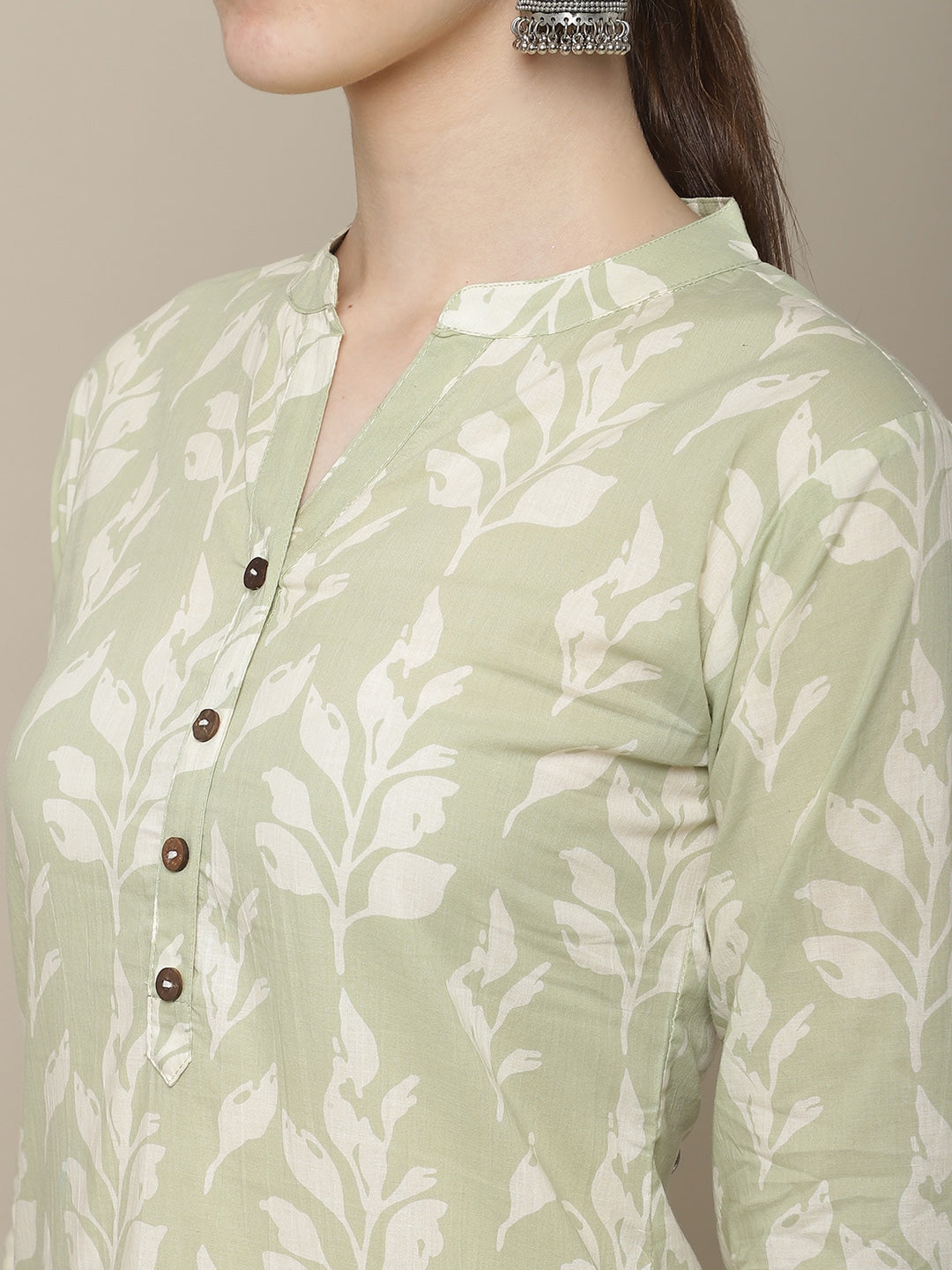 Sangria Women Olive Green & Off White Floral Printed Kurta | Grocsy