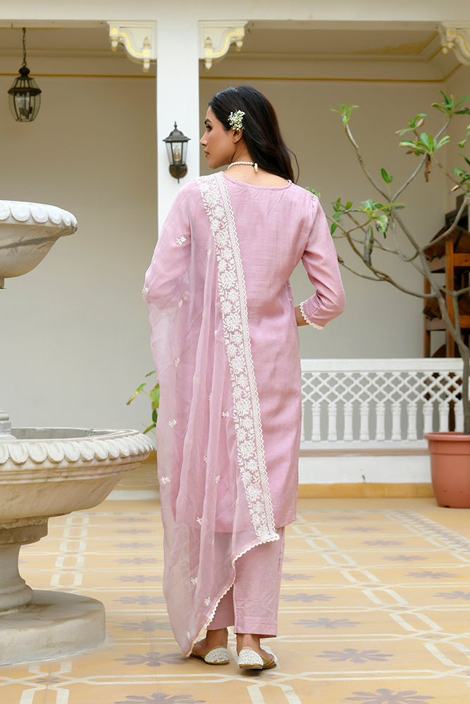 Vaasva Women Pink Linen Embroidered Solid Kurta Set With Solid Pants & Chiffon Embroidered Dupatta | Grocsy
