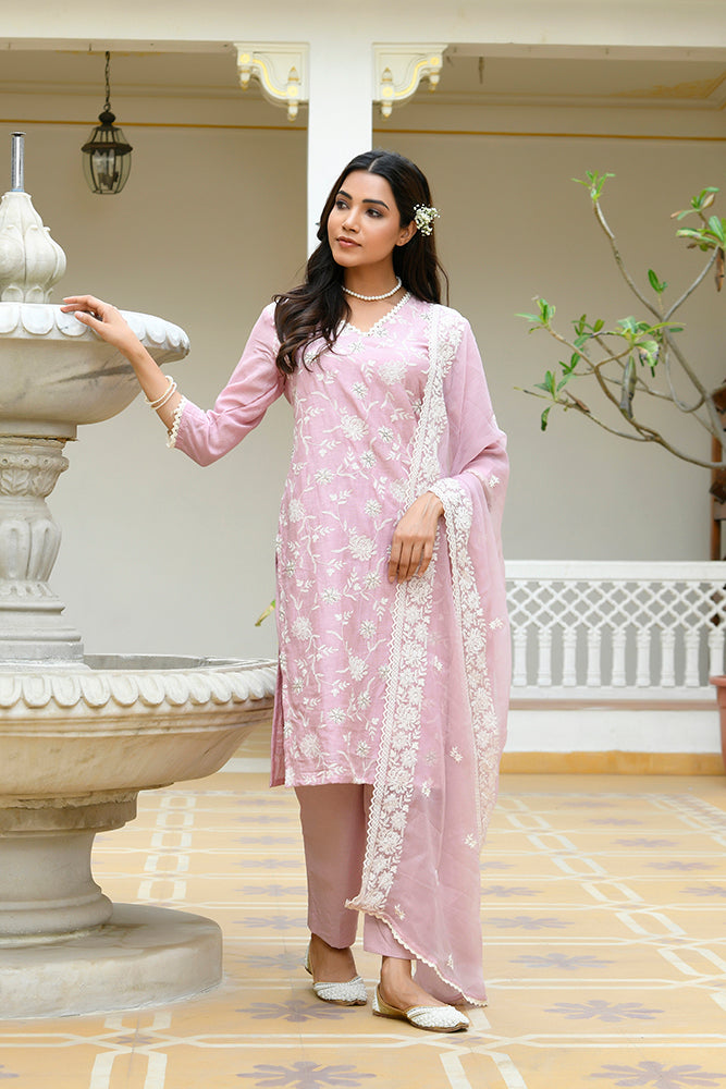 Vaasva Women Pink Linen Embroidered Solid Kurta Set With Solid Pants & Chiffon Embroidered Dupatta | Grocsy