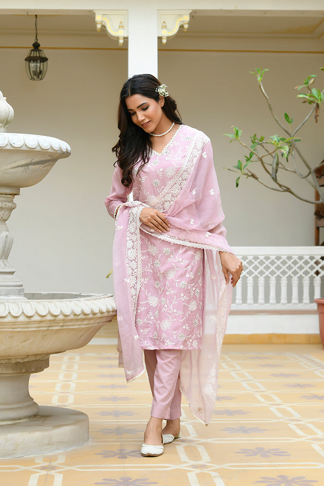 Vaasva Women Pink Linen Embroidered Solid Kurta Set With Solid Pants & Chiffon Embroidered Dupatta | Grocsy