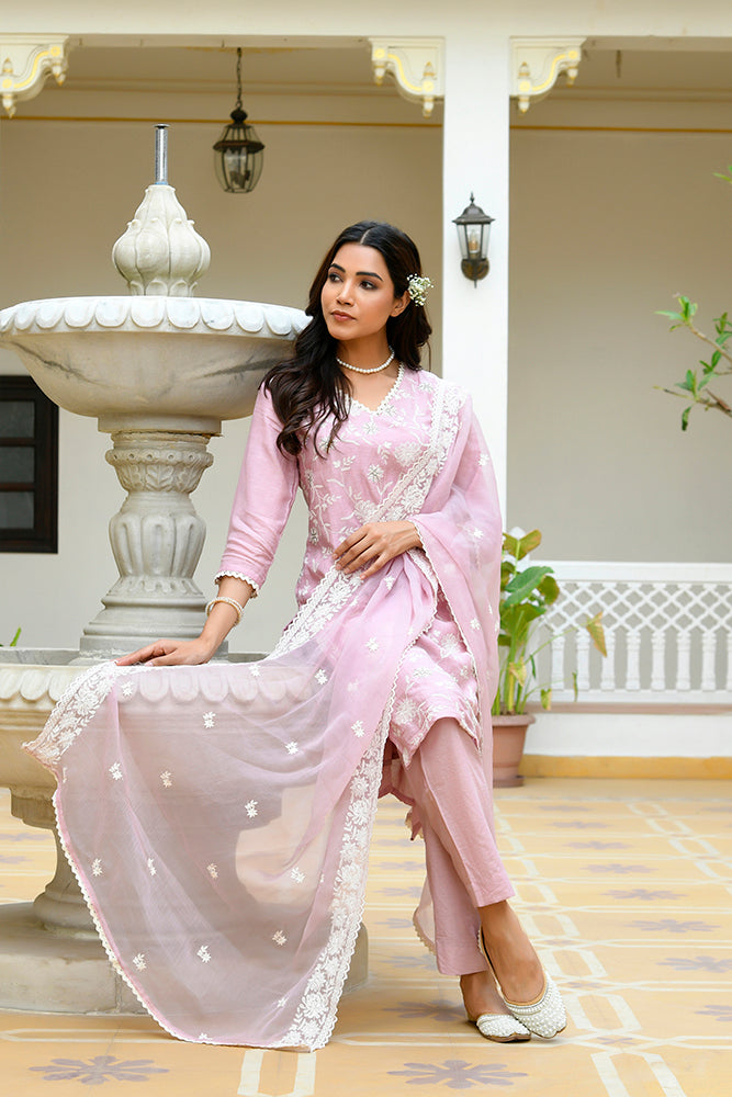 Vaasva Women Pink Linen Embroidered Solid Kurta Set With Solid Pants & Chiffon Embroidered Dupatta | Grocsy