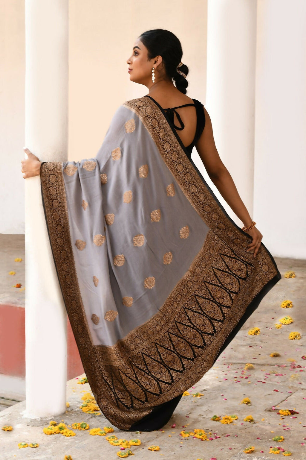 Joban Fashion Grey Crepe Chiffon Pure Handloom Banarasi Silk Saree | Grocsy