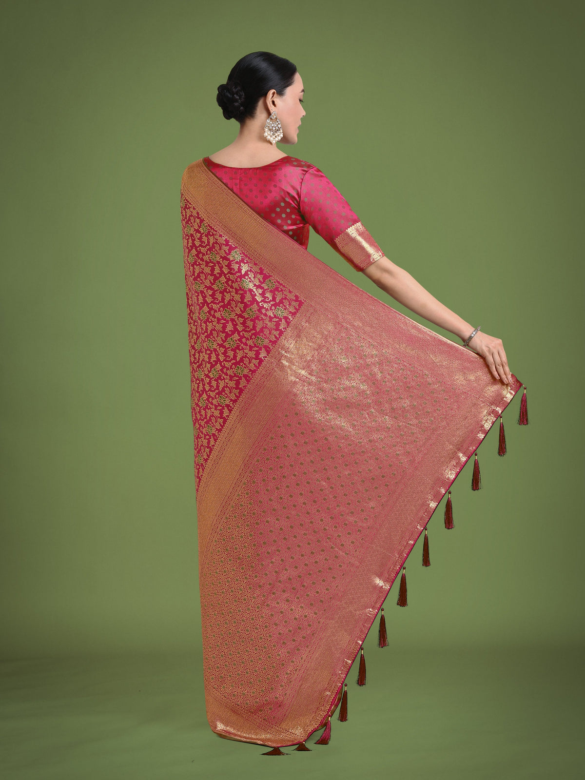 Monjolika Fashion Scintilla Magenta Banarasi Satin Silk Meenakari zari weaving Pattern Saree | Grocsy