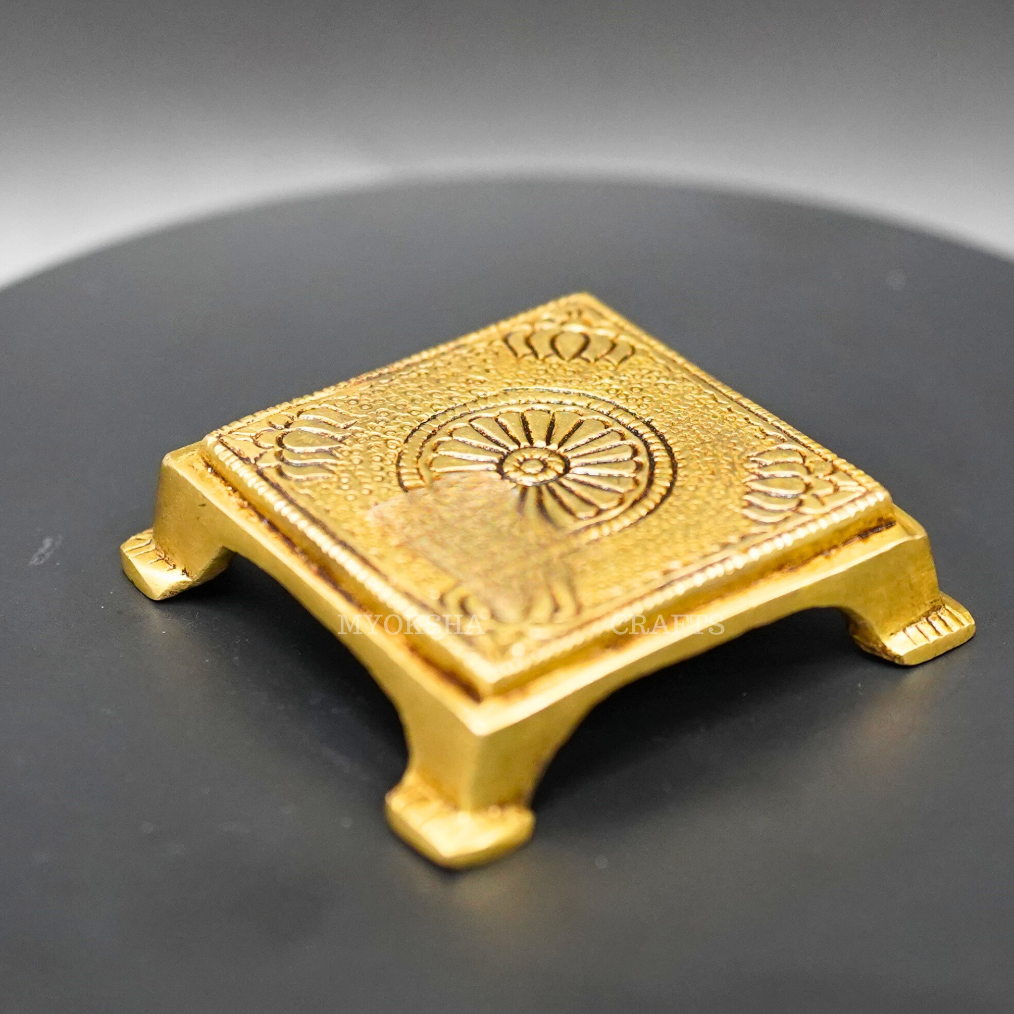 Brass Chowki Peeta | Grocsy