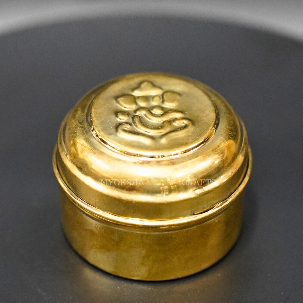 Brass Sampusta: Exquisite Decorative Accent for Homes | Grocsy