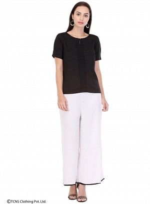 W for Woman Black Short Sleeve Top | Grocsy