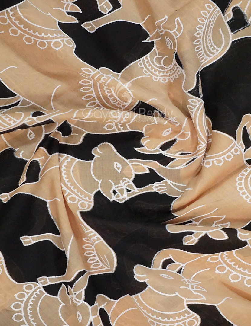 Black And Beige Combo Colour Pichwai Print Crocia Mulmul Cotton Saree By Gayathri Reddy Designer Studio | Grocsy