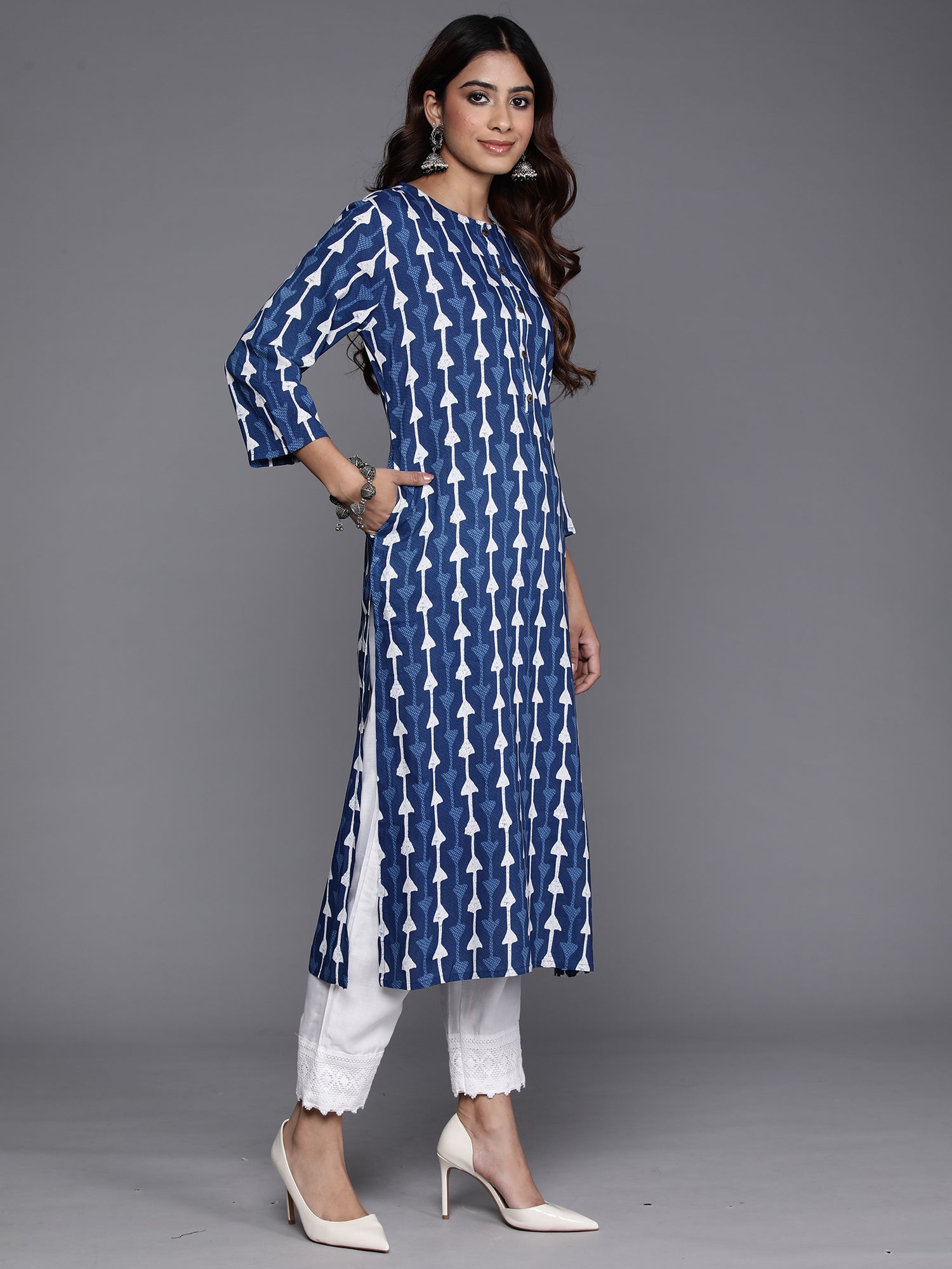 Indo Era Navy Blue Printed Straight Kurta | Grocsy