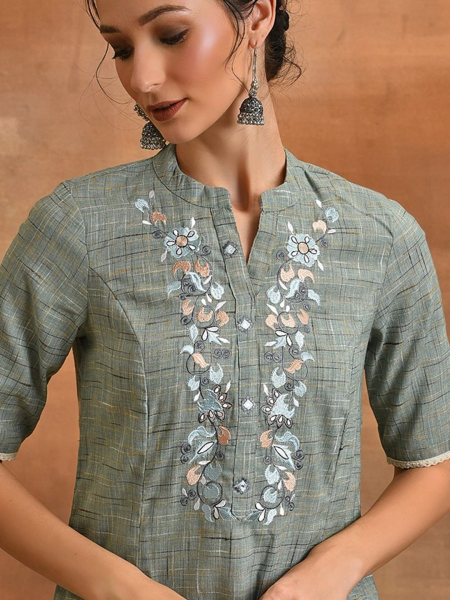 Aks Floral Embroidered Thread Work Cotton A-Line Kurta | Grocsy