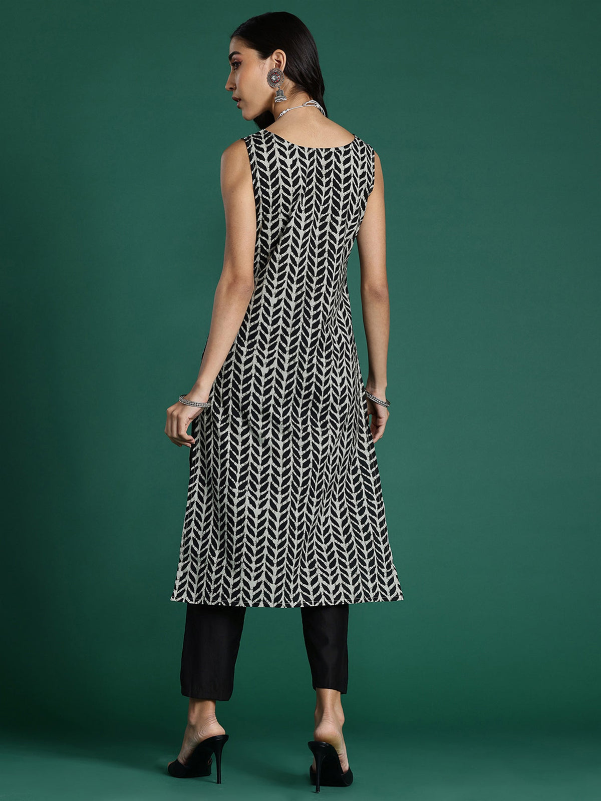 Indo Era Black Printed Straight Kurta | Grocsy