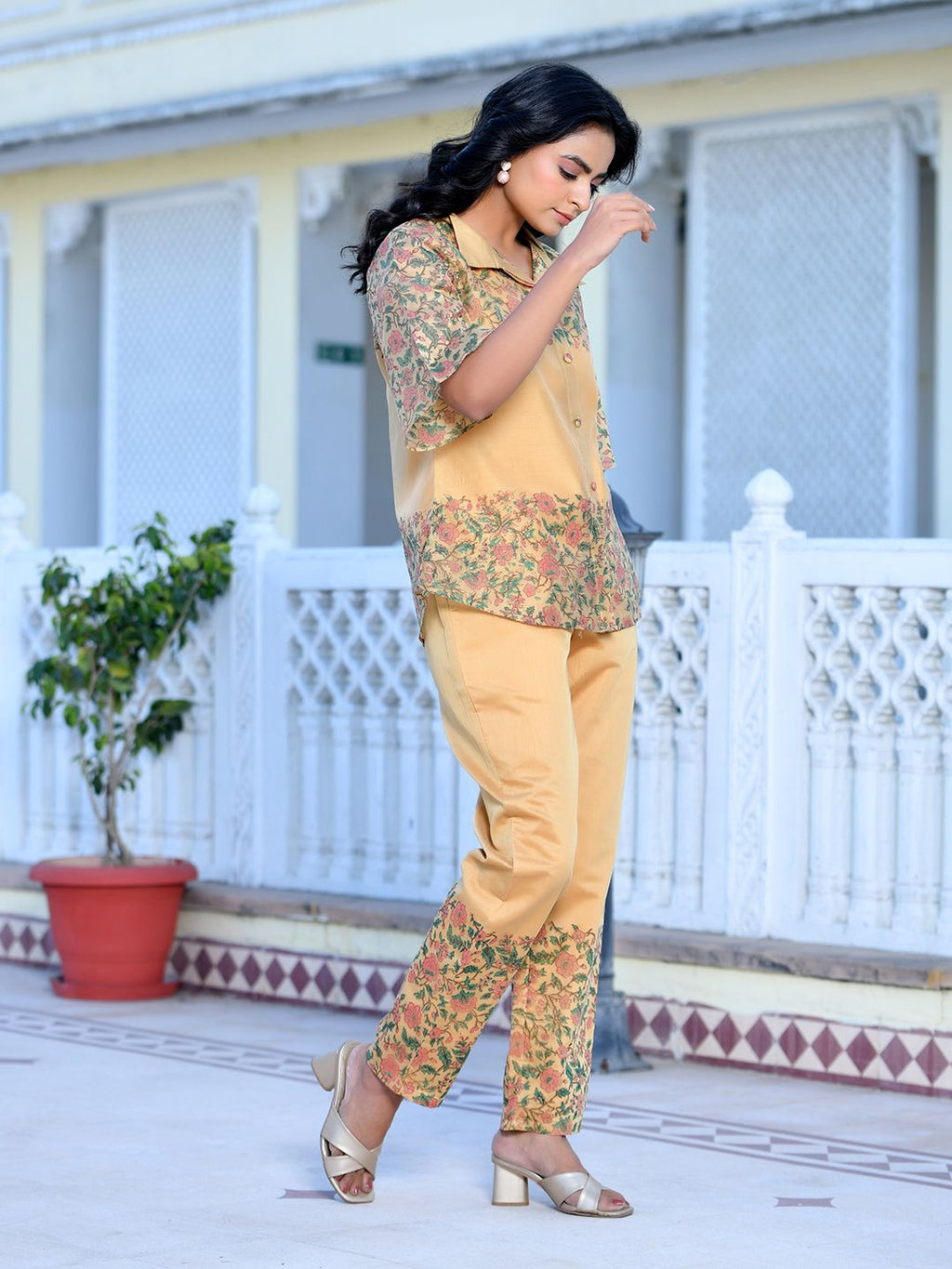 Vaasva Women's Cream Henna Linen Digital Printed Cord Set | Grocsy
