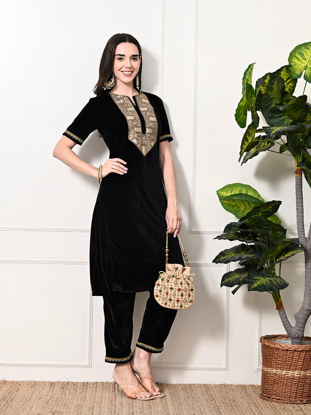 Myshka Women's Black Velvet Kurta Pant | Grocsy