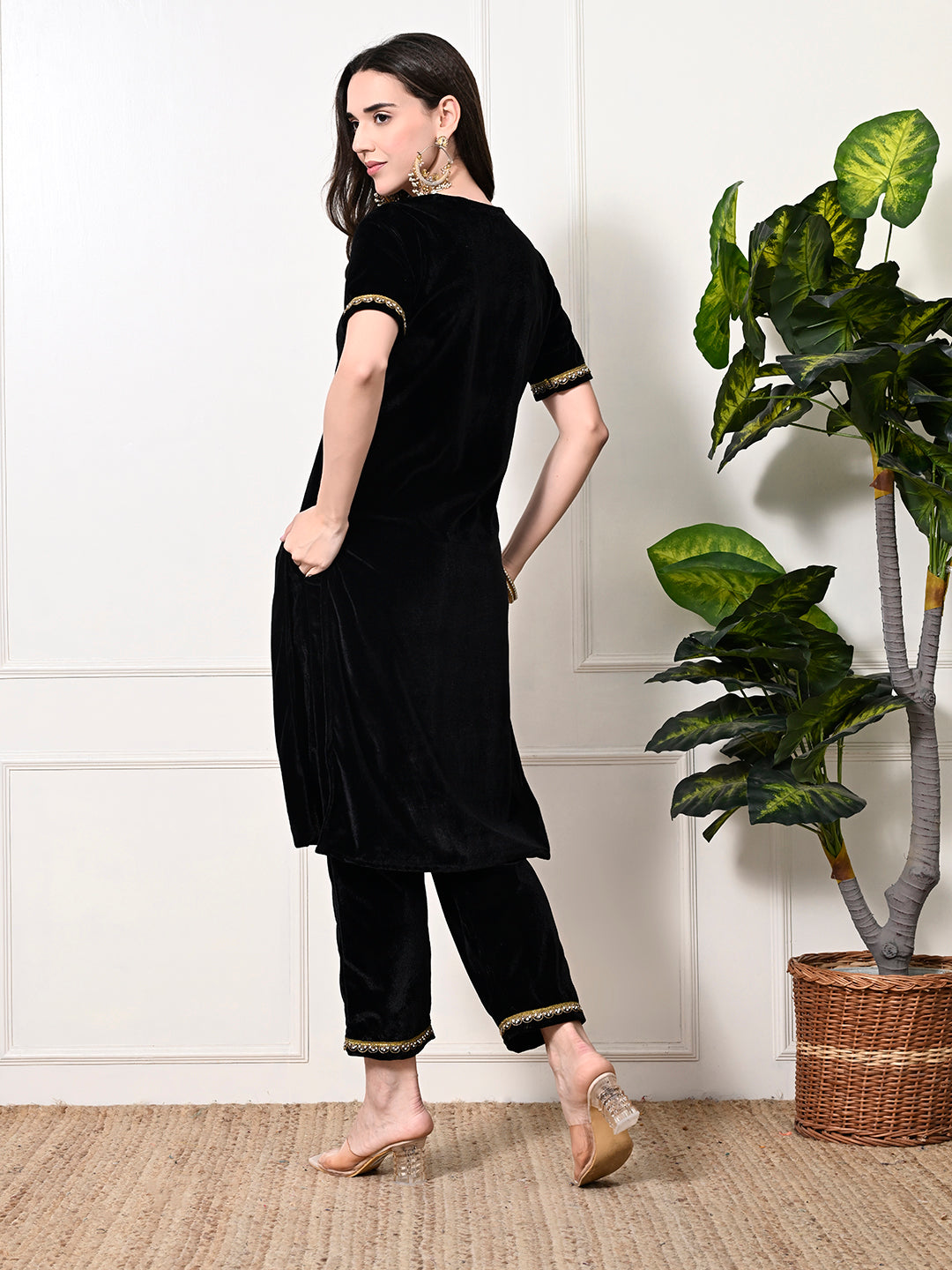 Myshka Women's Black Velvet Kurta Pant | Grocsy