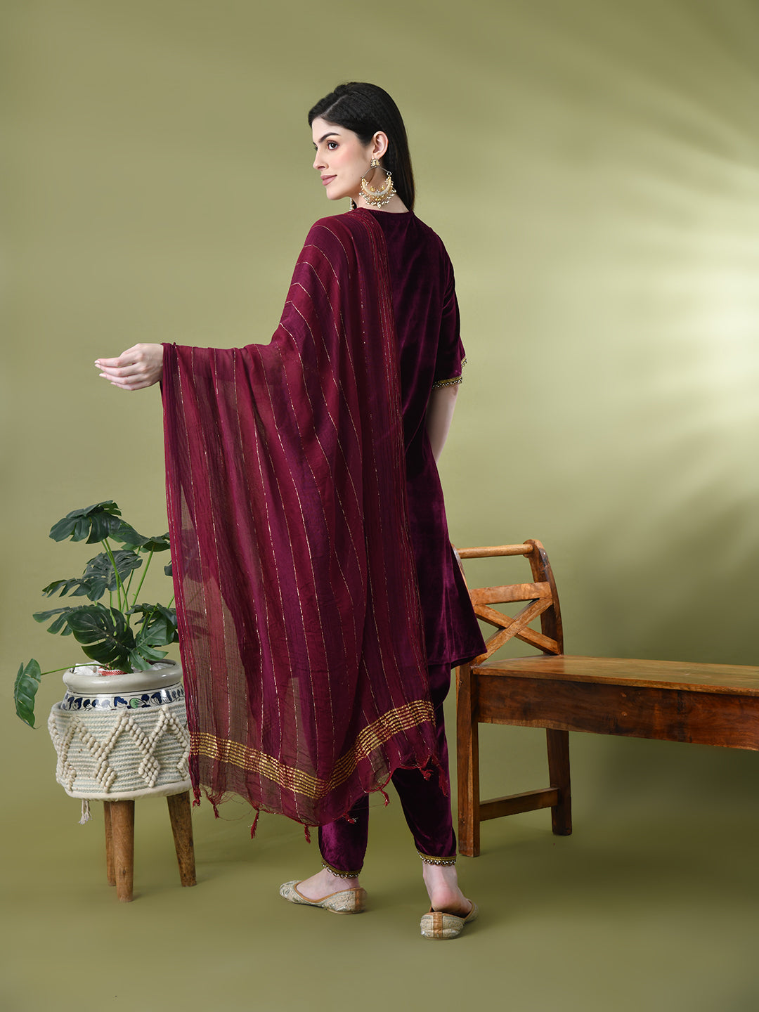 Myshka Women's Magenta Velvet Kurta Pant With Dupatta Set | Grocsy