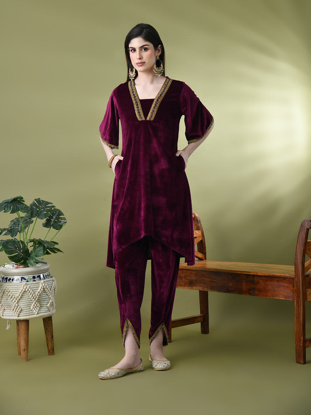 Myshka Women's Magenta Velvet Kurta Pant With Dupatta Set | Grocsy