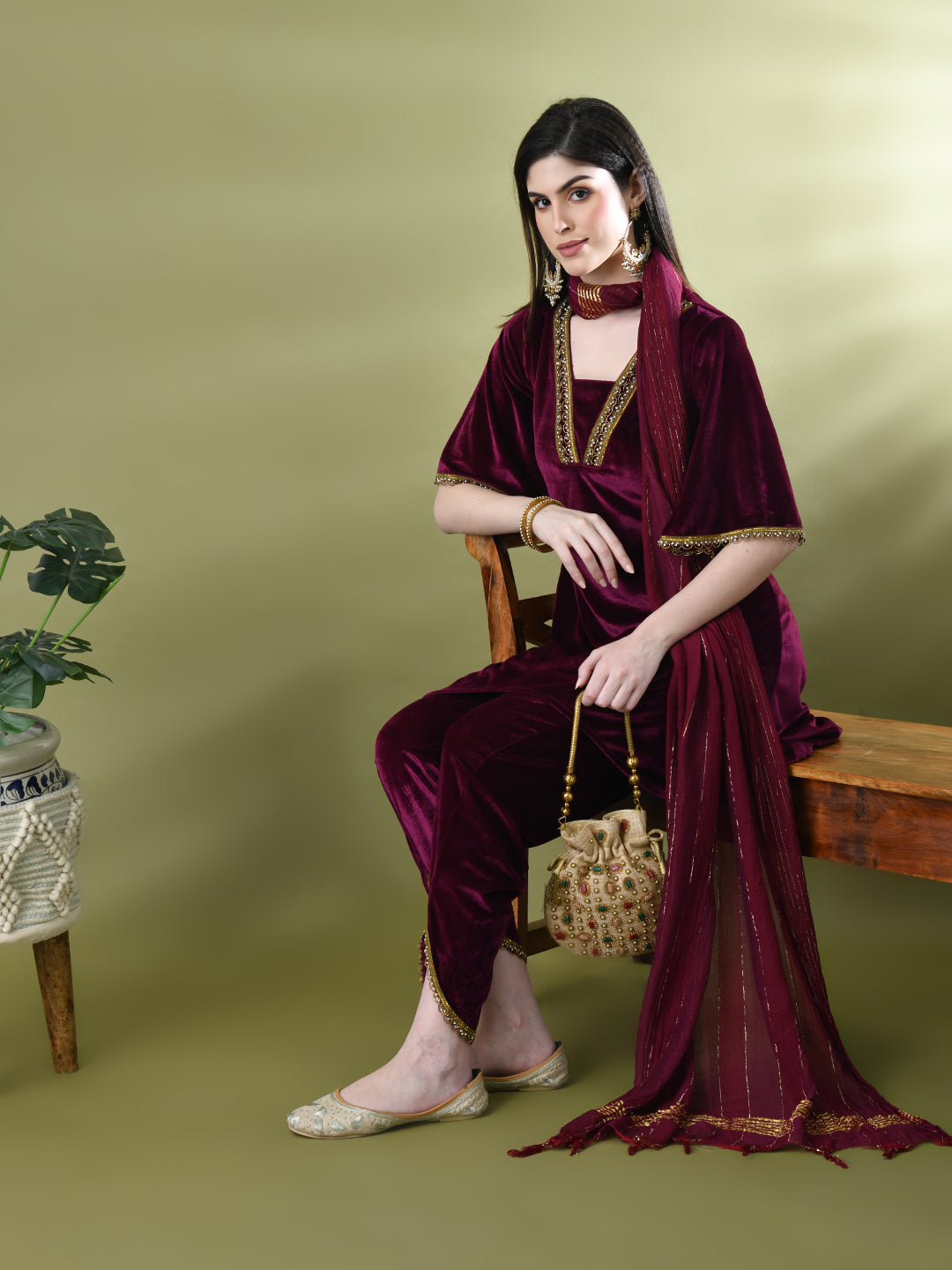 Myshka Women's Magenta Velvet Kurta Pant With Dupatta Set | Grocsy