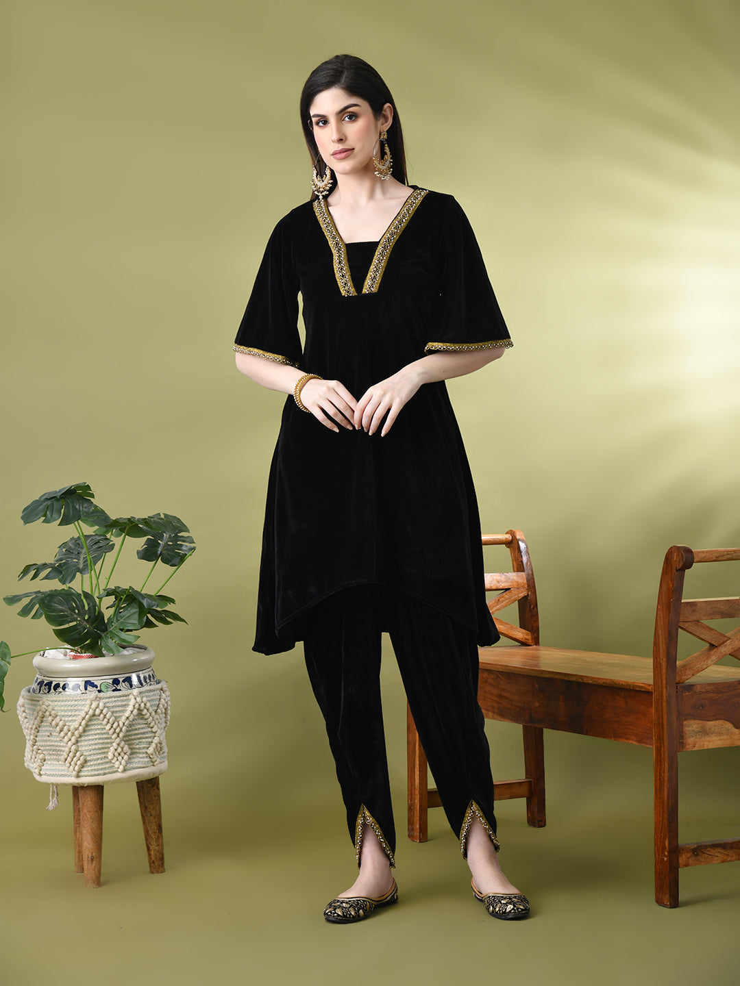 Myshka Women's Black Velvet Kurta Pant With Dupatta Set | Grocsy