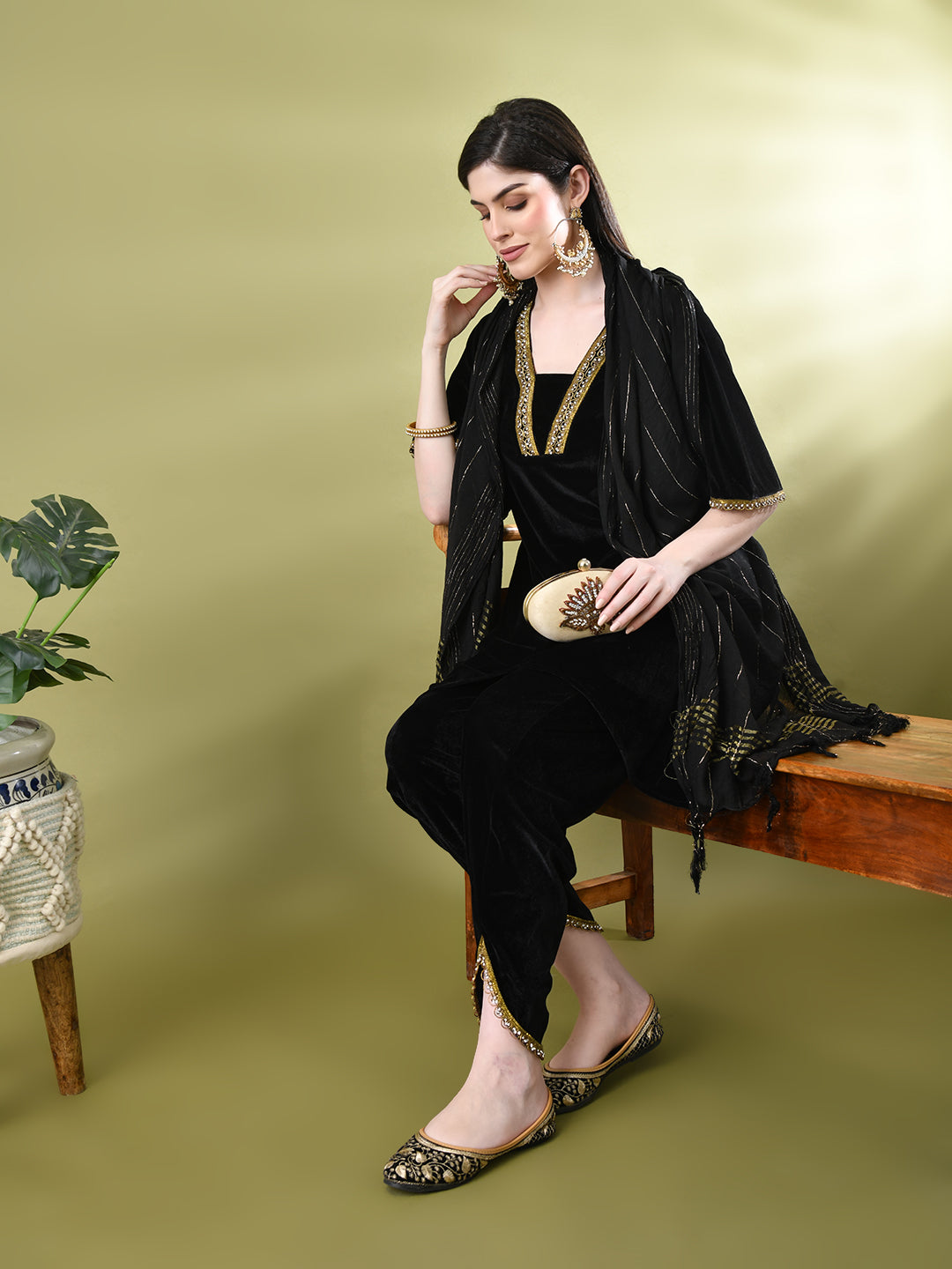 Myshka Women's Black Velvet Kurta Pant With Dupatta Set | Grocsy