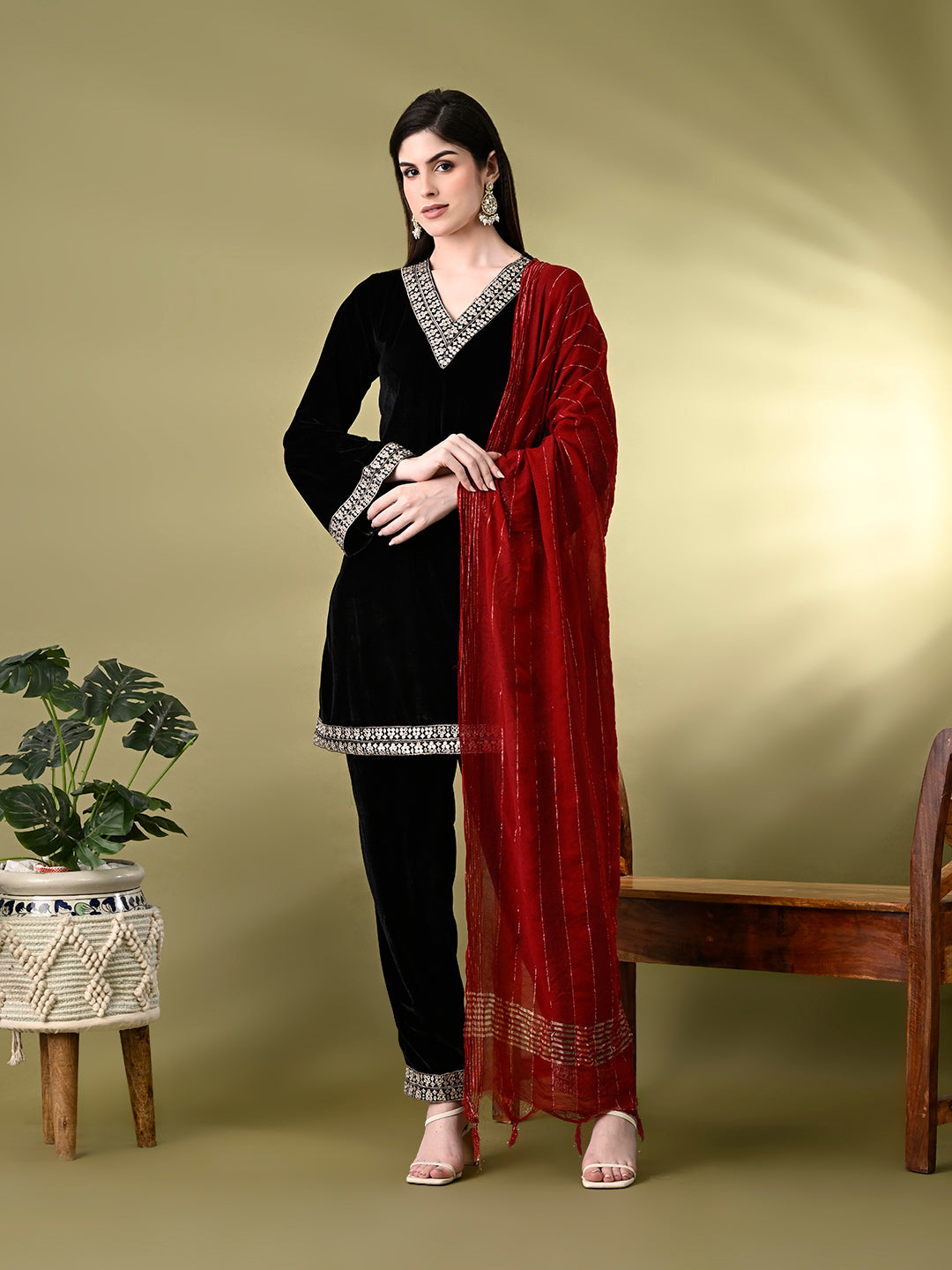 Myshka Women's Black Velvet Kurta Pant With Dupatta Set | Grocsy