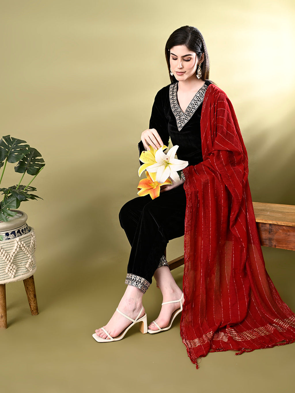 Myshka Women's Black Velvet Kurta Pant With Dupatta Set | Grocsy