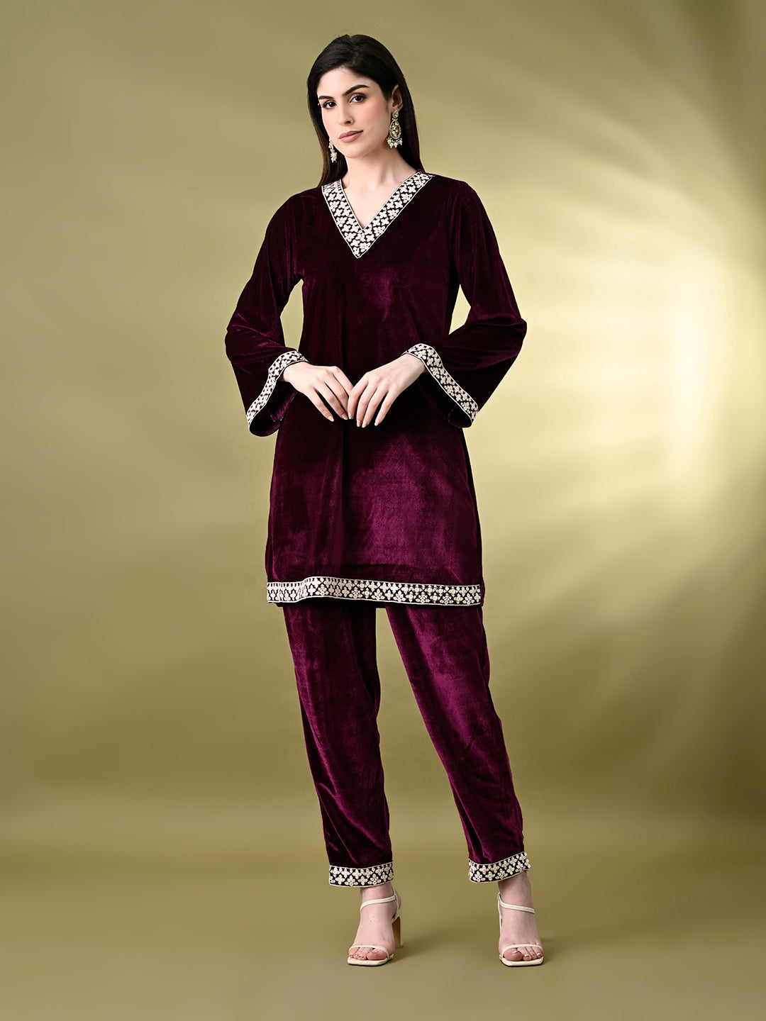 Myshka Women's Magenta Velvet Kurta Pant With Dupatta Set | Grocsy