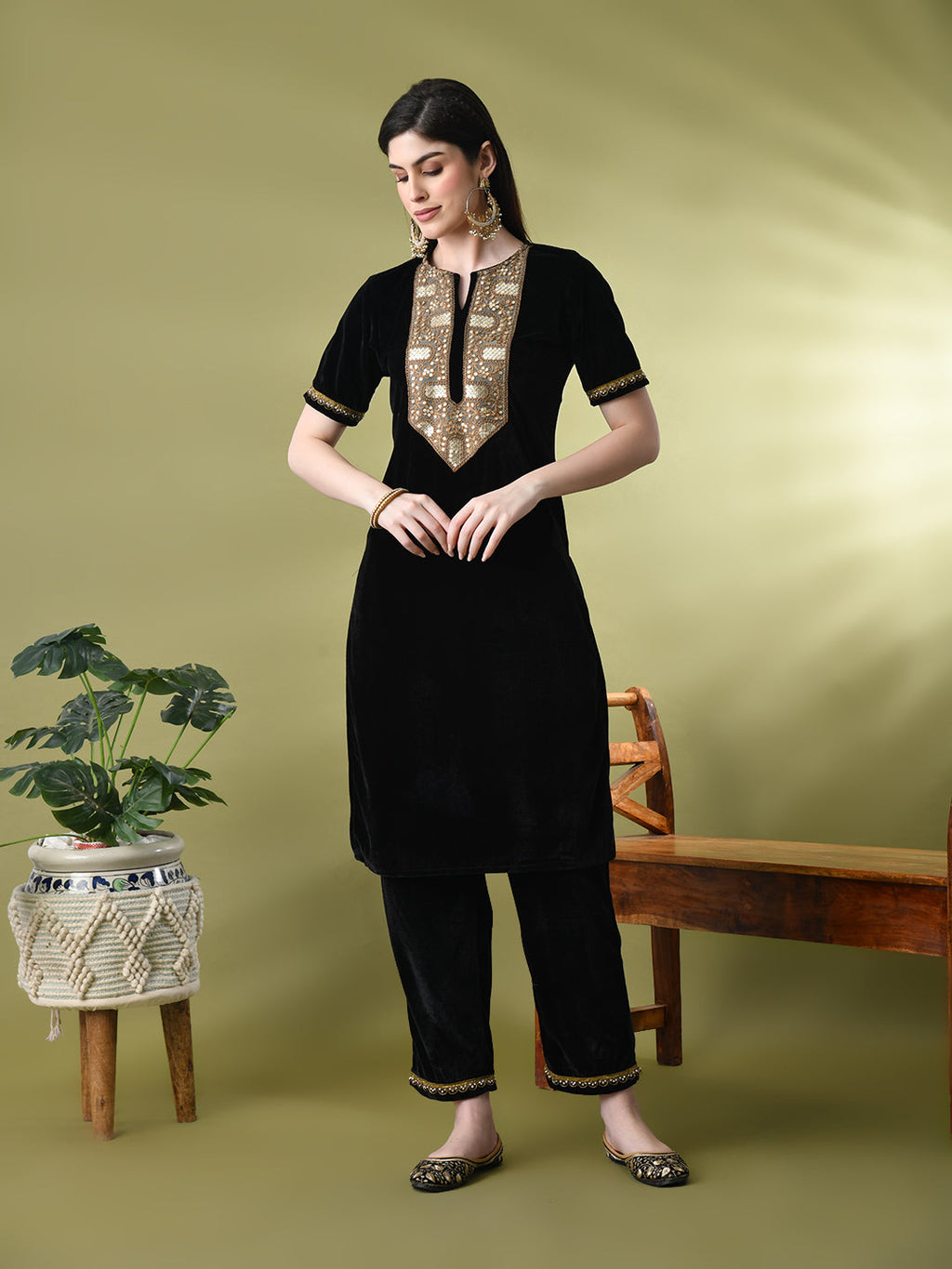Myshka Women's Black Velvet Kurta Pant With Dupatta Set | Grocsy