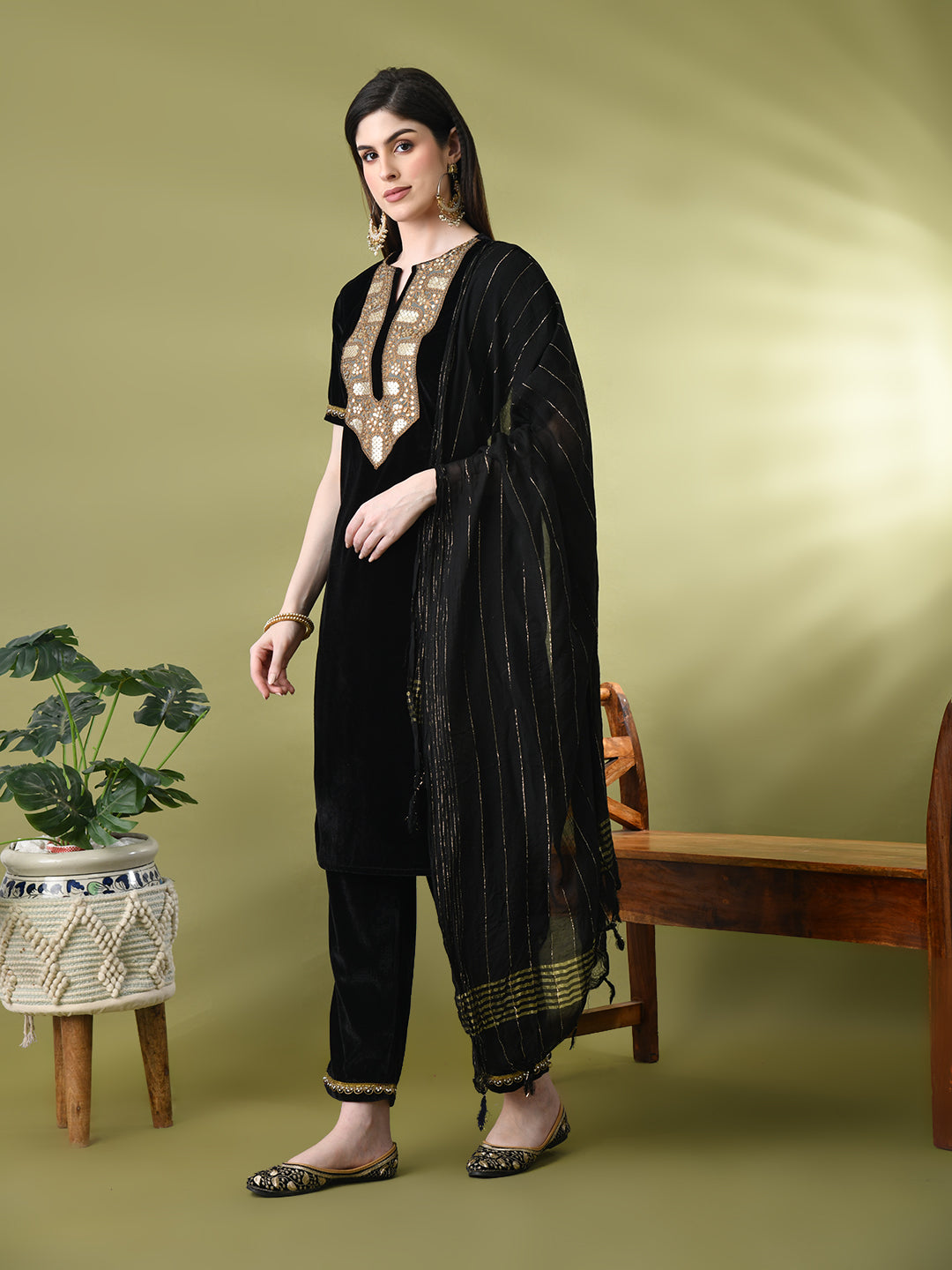 Myshka Women's Black Velvet Kurta Pant With Dupatta Set | Grocsy