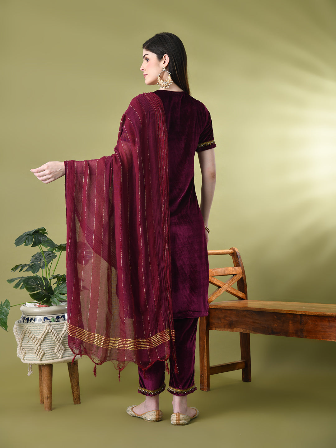 Myshka Women's Magenta Velvet Kurta Pant With Dupatta Set | Grocsy