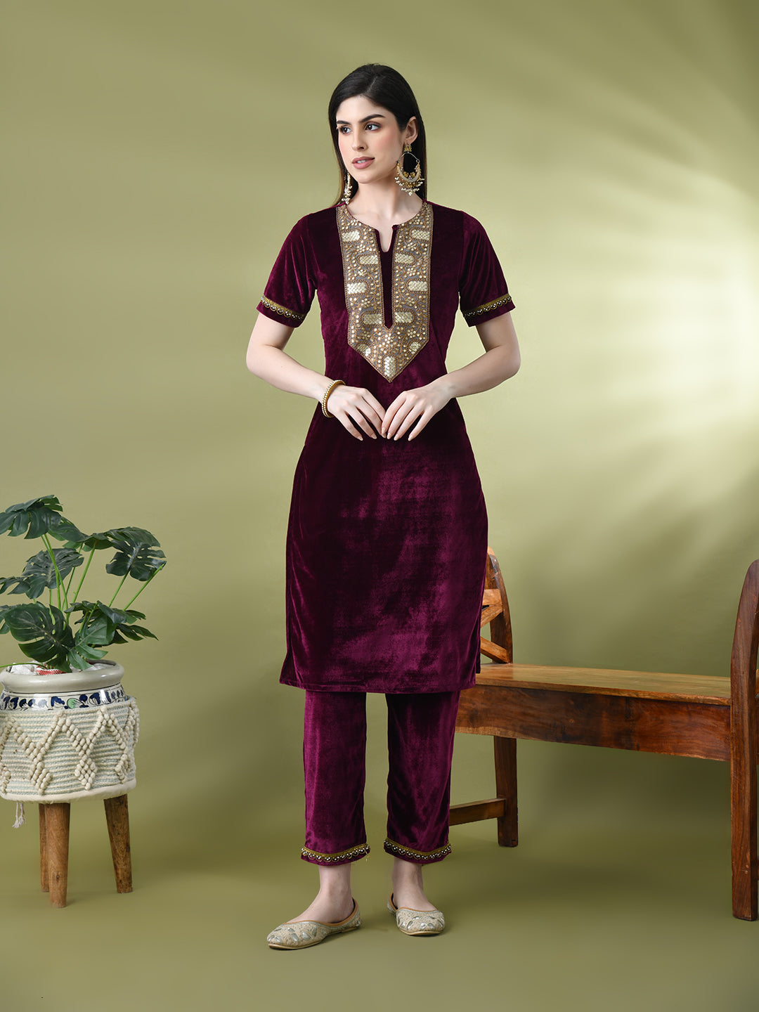 Myshka Women's Magenta Velvet Kurta Pant With Dupatta Set | Grocsy
