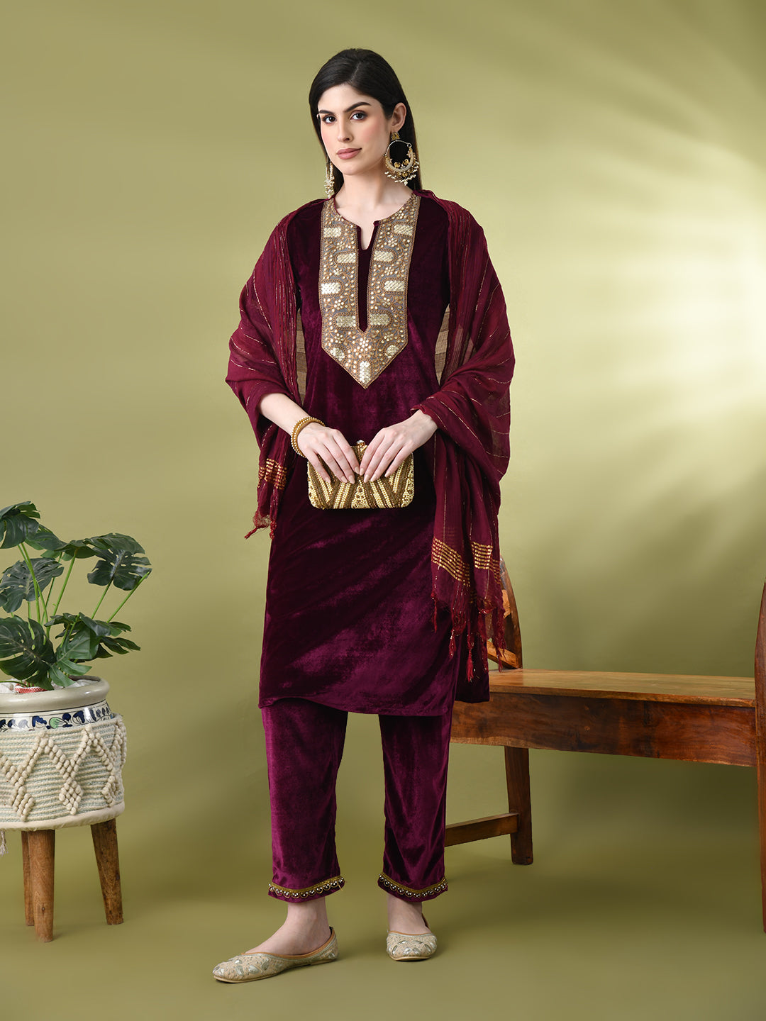 Myshka Women's Magenta Velvet Kurta Pant With Dupatta Set | Grocsy