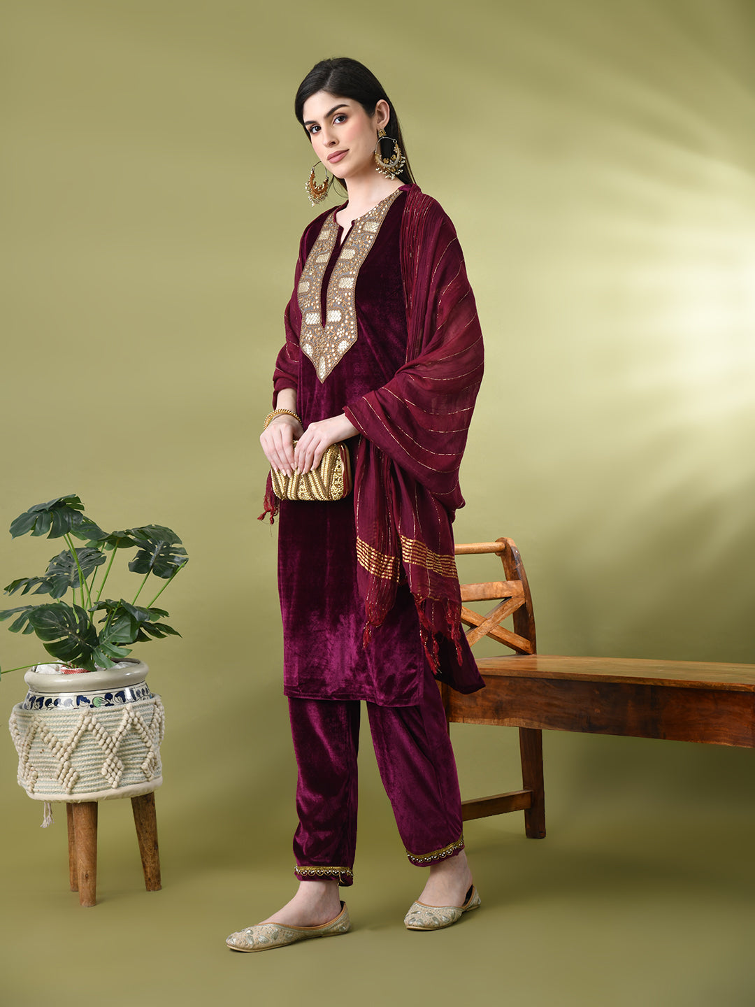 Myshka Women's Magenta Velvet Kurta Pant With Dupatta Set | Grocsy