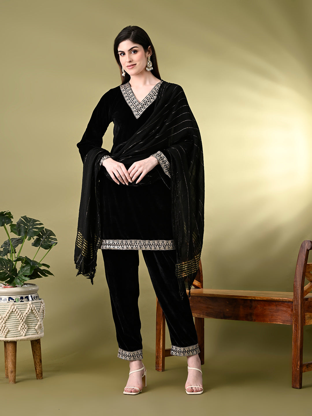 Myshka Women's Black Velvet Kurta Pant With Dupatta Set | Grocsy