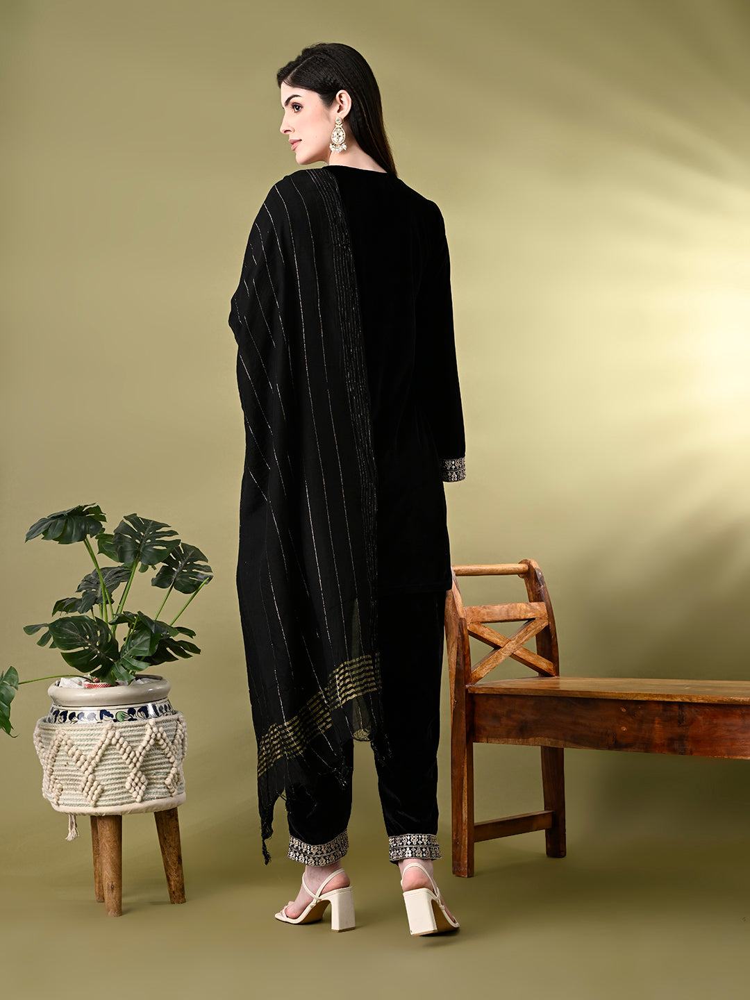 Myshka Women's Black Velvet Kurta Pant With Dupatta Set | Grocsy