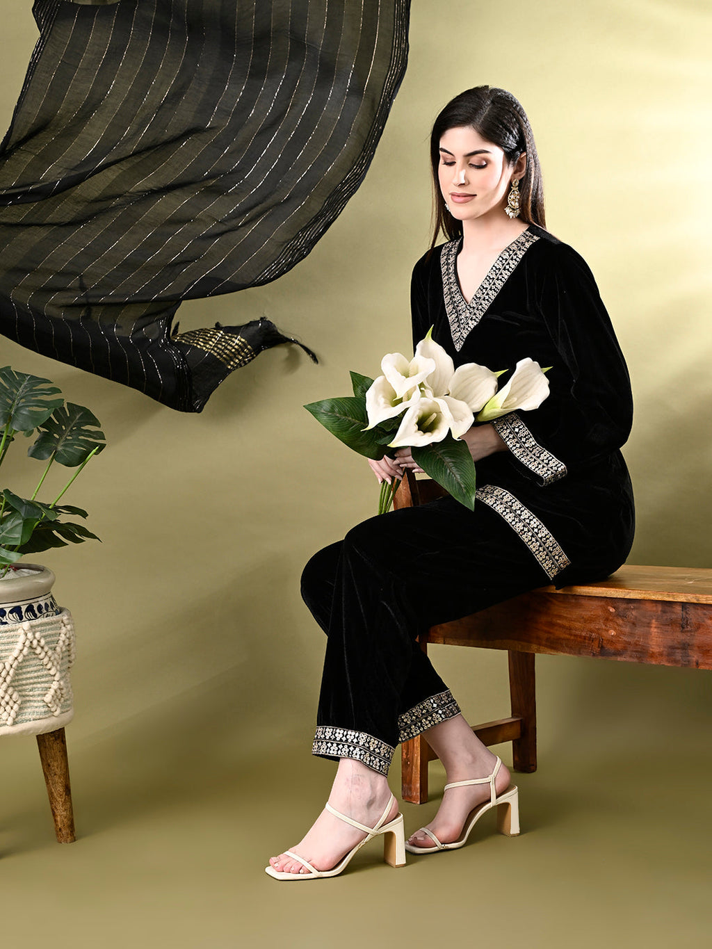 Myshka Women's Black Velvet Kurta Pant With Dupatta Set | Grocsy