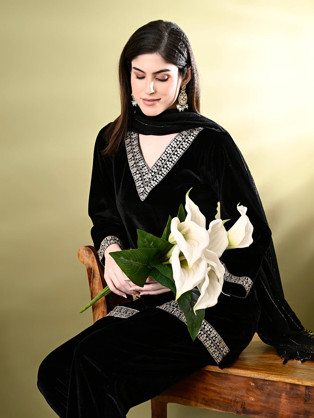 Myshka Women's Black Velvet Kurta Pant With Dupatta Set | Grocsy