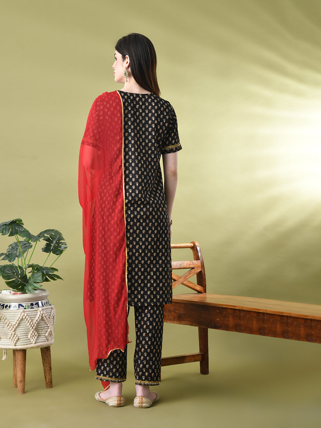 Myshka Women's Cotton Black Printed Kurta Set With Dupatta | Grocsy