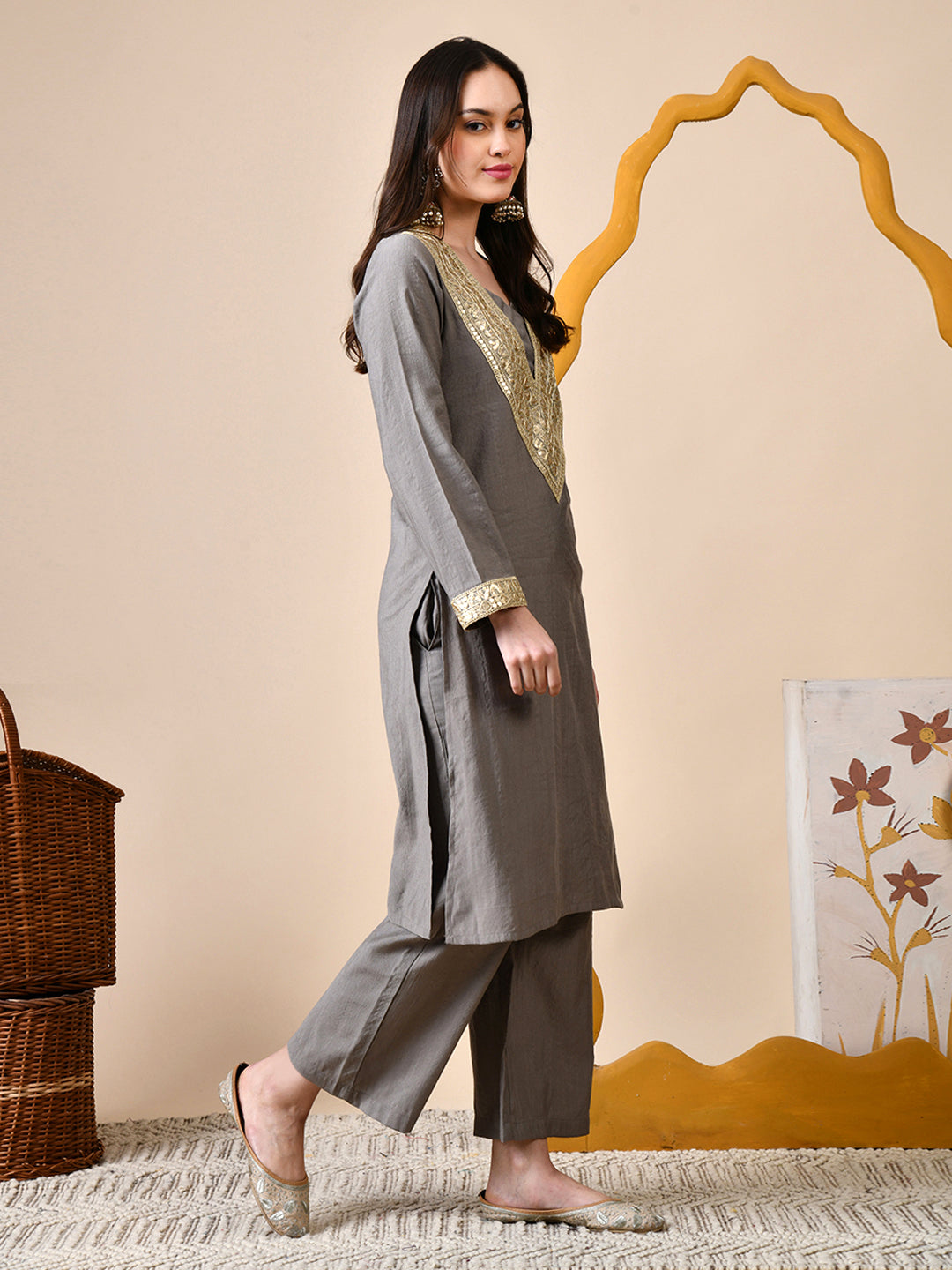 Myshka Gray Silk Blend Straight Round Neck Long Sleeves Kurta Trousers Set | Grocsy