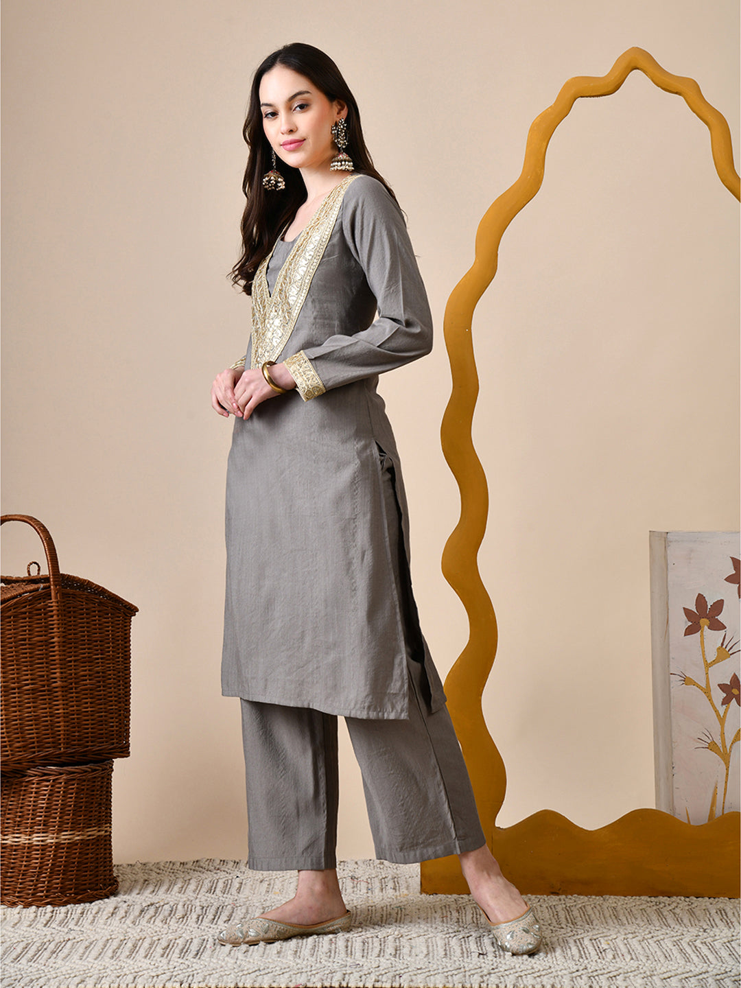 Myshka Gray Silk Blend Straight Round Neck Long Sleeves Kurta Trousers Set | Grocsy