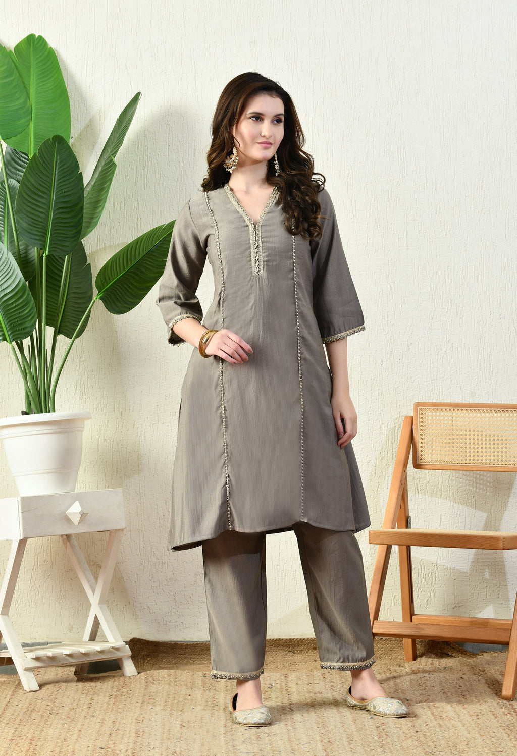 Myshka Gray Silk Blend Straight Round Neck Three-Quarter Sleeves Kurta Trousers Set | Grocsy
