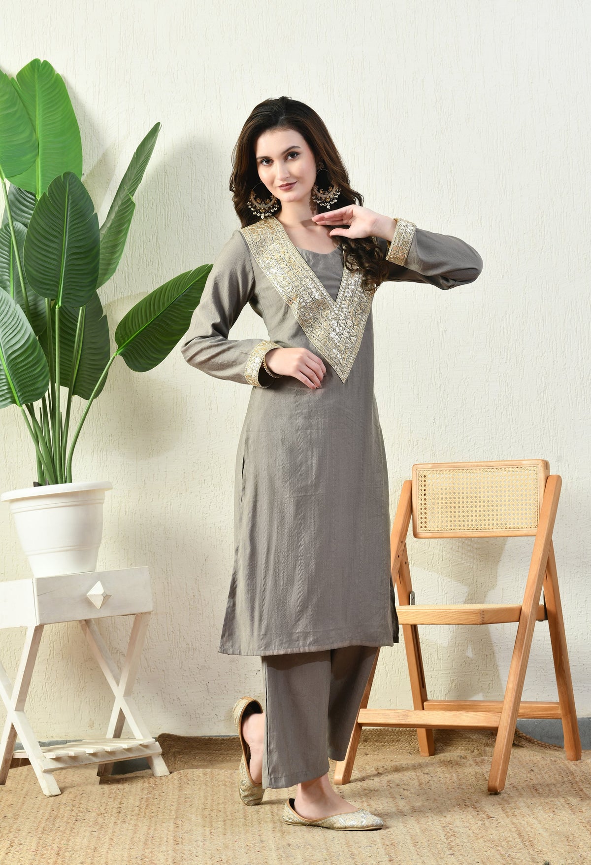Myshka Gray Silk Blend Straight Round Neck Long Sleeves Kurta Trousers With Dupatta | Grocsy