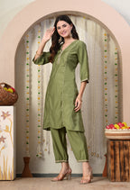 Myshka Green Silk Blend Straight Round Neck Three-Quarter Sleeves Kurta Trousers Set | Grocsy