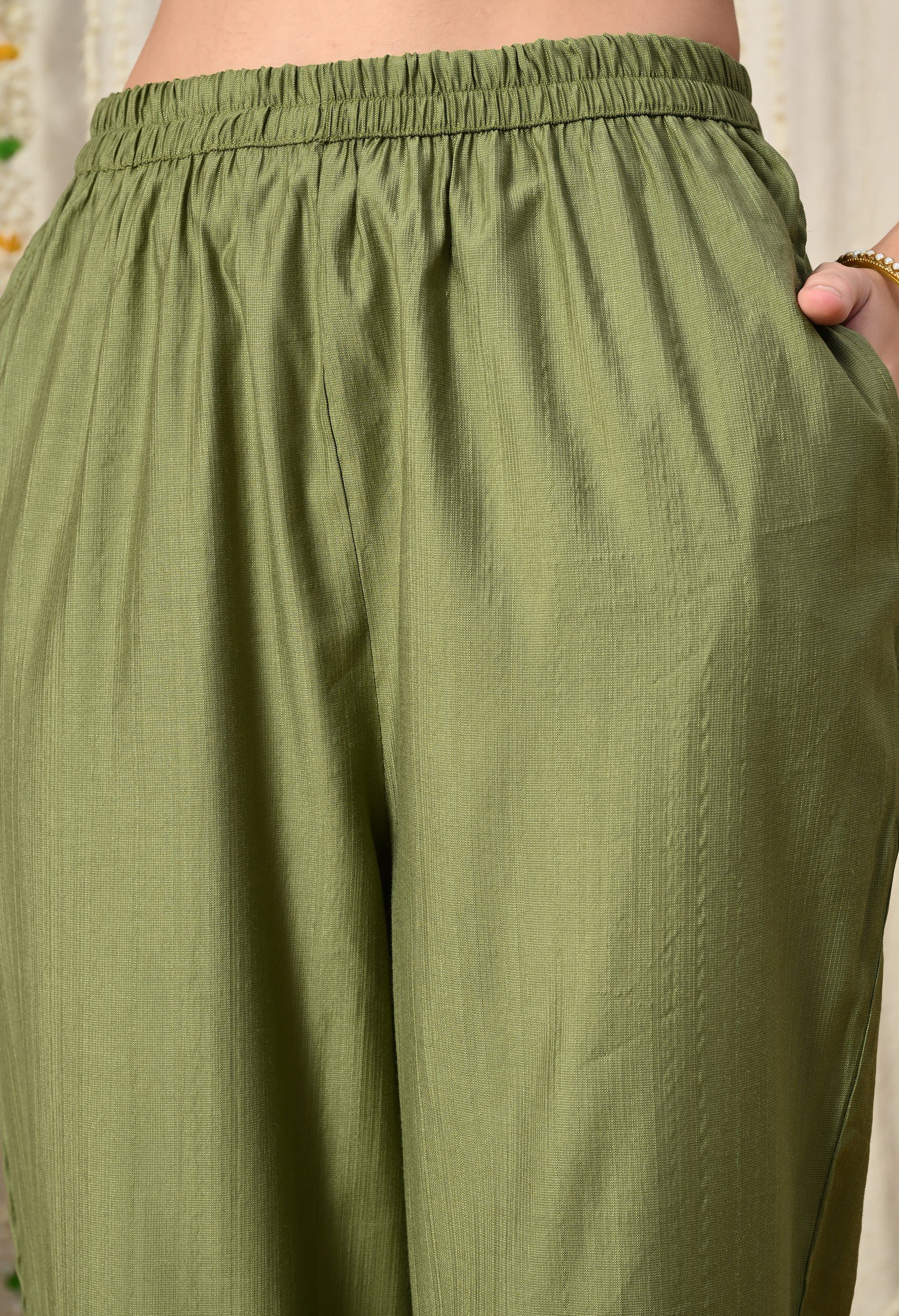 Myshka Green Silk Blend Straight Round Neck Three-Quarter Sleeves Kurta Trousers Set | Grocsy